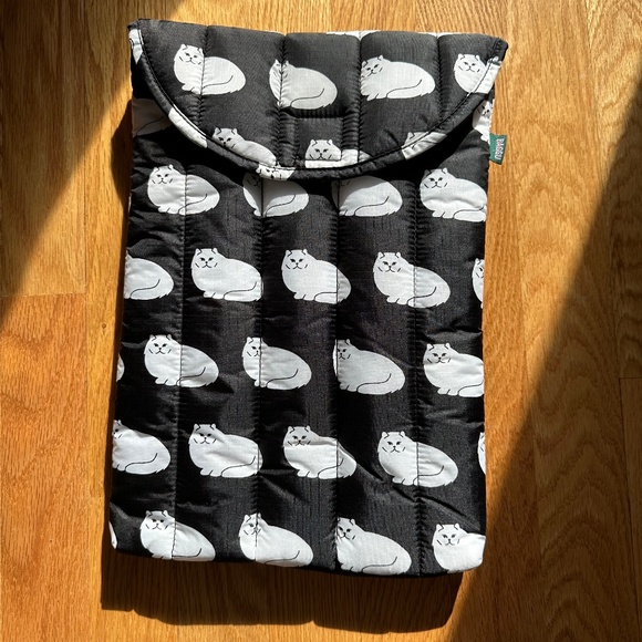BAGGU Handbags - Baggu Puffy Laptop Sleeve 13" - Fluffy Cat